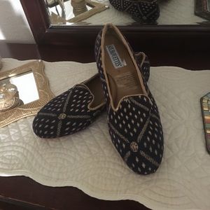 Navy blue fabric shoes